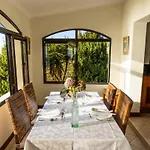Βίλα Secluded Sunset On Cliff & 180 Degree Ocean Views *
