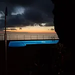 Secluded Sunset On Cliff & 180 Degree Ocean Views Βίλα *