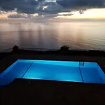 Secluded Sunset On Cliff & 180 Degree Ocean Views * Fajã da Ovelha