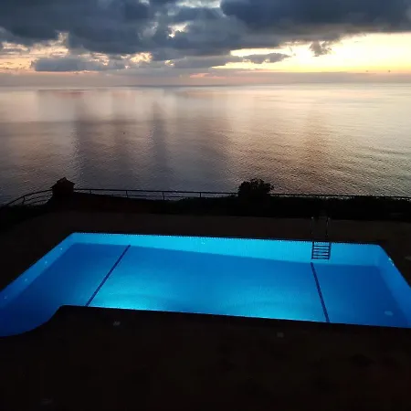 Secluded Sunset On Cliff & 180 Degree Ocean Views * Fajã da Ovelha