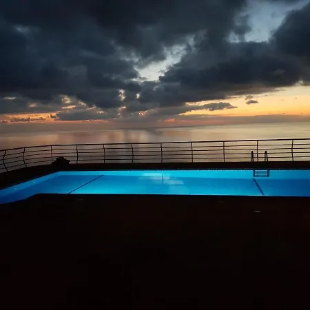 Secluded Sunset On Cliff & 180 Degree Ocean Views Villa Fajã da Ovelha