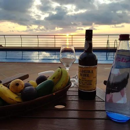 Secluded Sunset On Cliff & 180 Degree Ocean Views Fajã da Ovelha