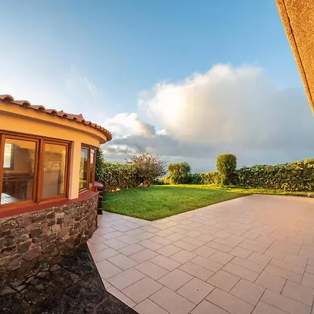 Secluded Sunset On Cliff & 180 Degree Ocean Views Villa