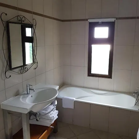 Secluded Sunset On Cliff & 180 Degree Ocean Views * Faja da Ovelha
