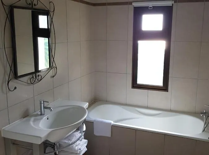 Secluded Sunset On Cliff & 180 Degree Ocean Views * Fajã da Ovelha