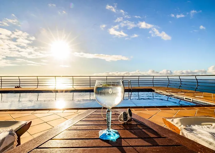 Secluded Sunset On Cliff & 180 Degree Ocean Views *