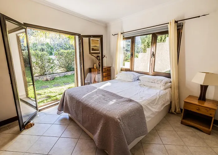 Secluded Sunset On Cliff & 180 Degree Ocean Views Villa *