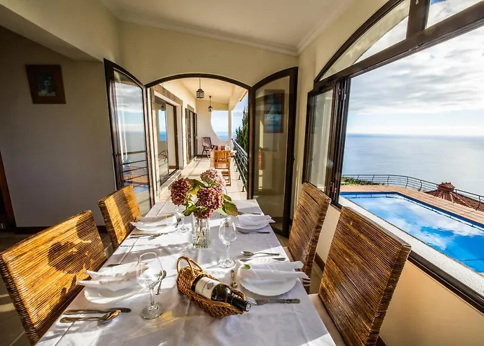 Villa Secluded Sunset On Cliff & 180 Degree Ocean Views