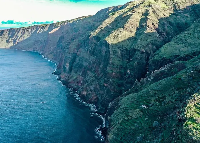 Villa Secluded Sunset On Cliff & 180 Degree Ocean Views *