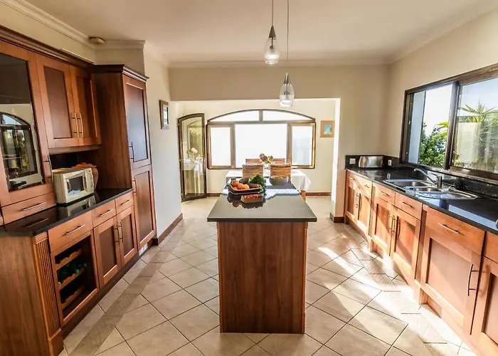 Secluded Sunset On Cliff & 180 Degree Ocean Views Fajã da Ovelha