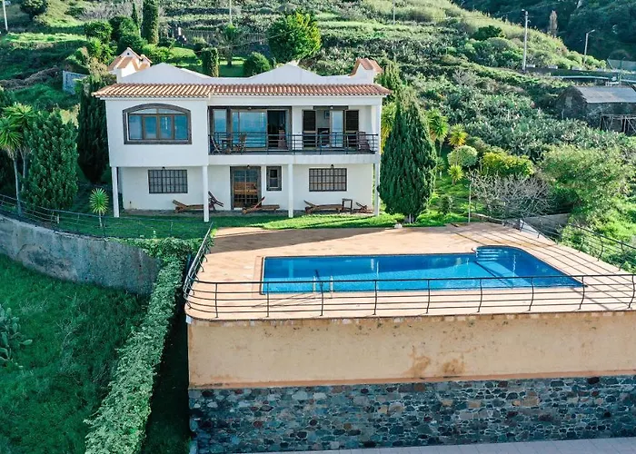 Secluded Sunset On Cliff & 180 Degree Ocean Views Villa Fajã da Ovelha